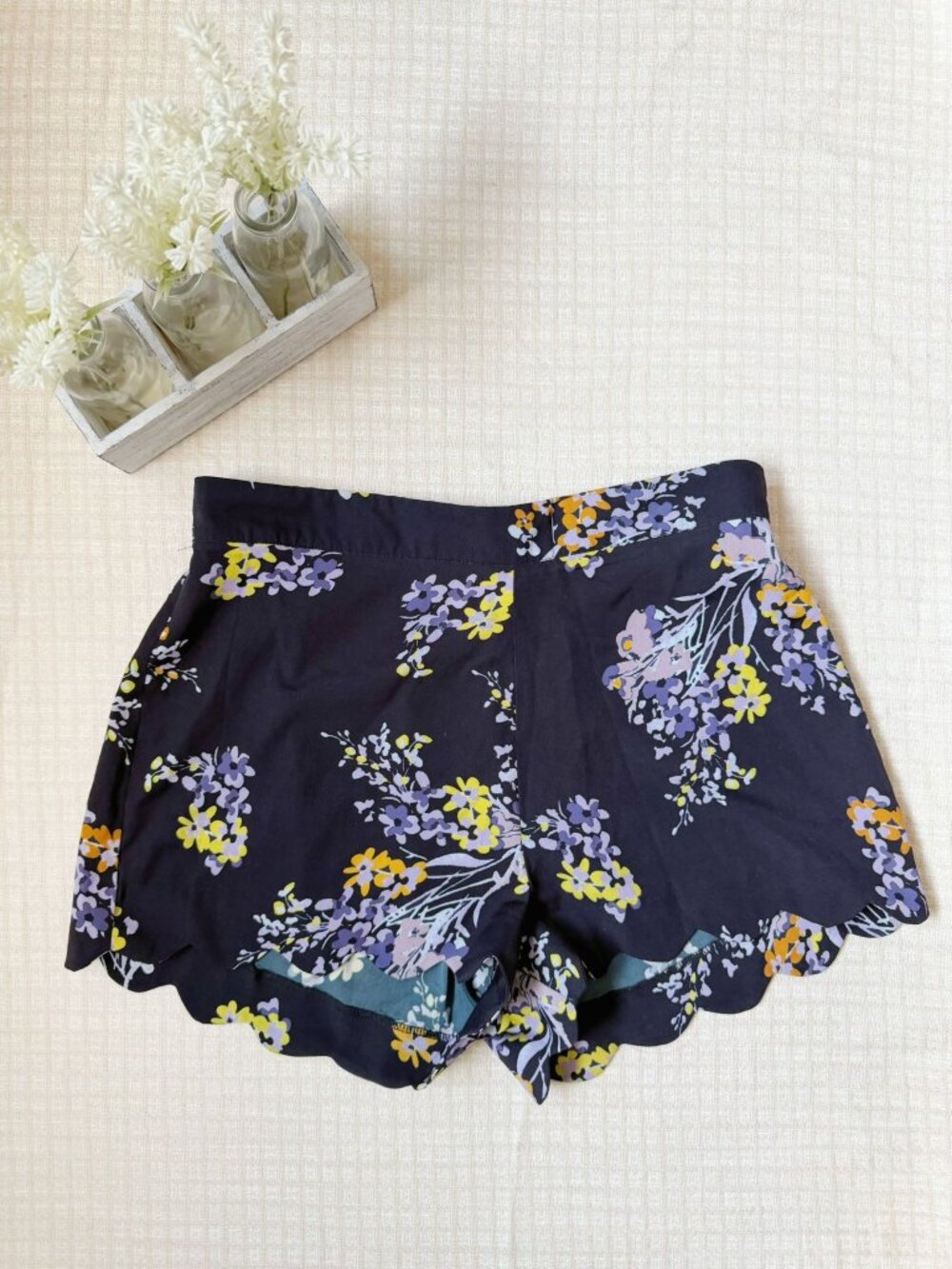 Band of Gypsies Navy Floral Scalloped Summer Shorts Size S
